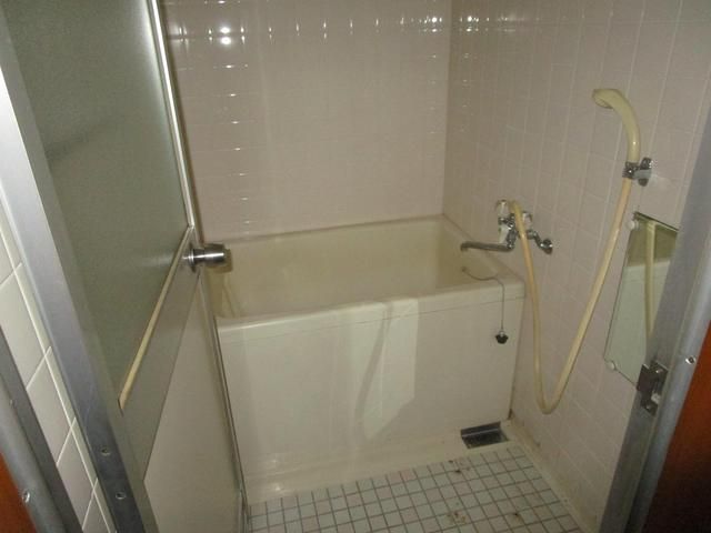 3LDK Apartment for Sale in Kure, Hiroshima - 8th Floor Views - Thumbnail 3