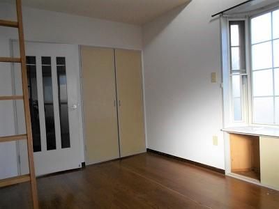 1K Apartment for Rent in Daito City, Osaka - Near Shijonawate Station - Thumbnail 2