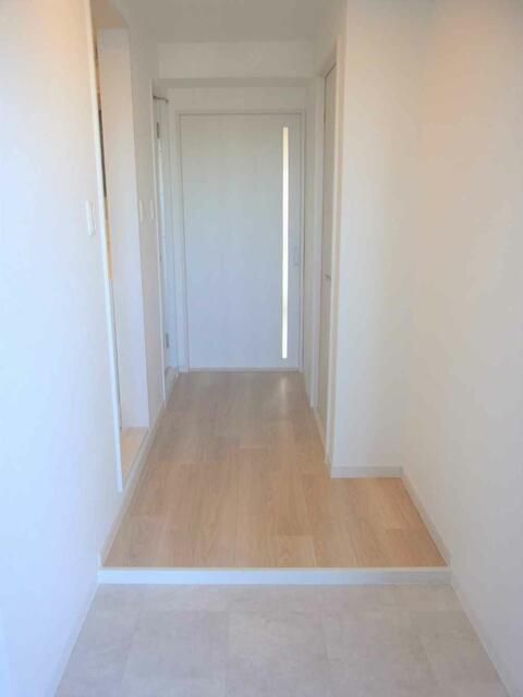 Renovated 2LDK Apartment for Sale near Shishibashi Station, Sakai - Thumbnail 2
