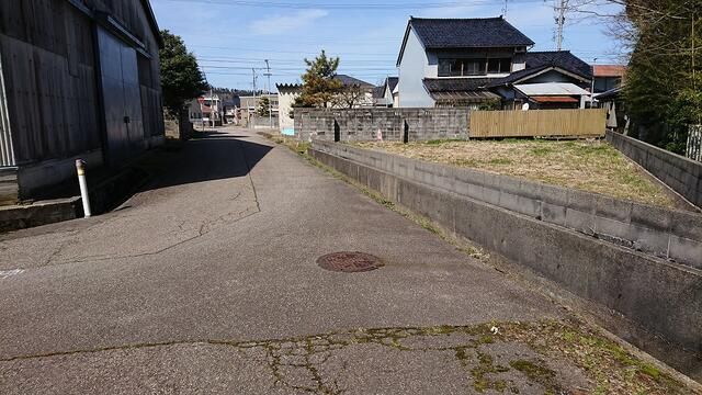 Residential Land for Sale in Oyabe, Toyama - 188.85 sqm - Thumbnail 3