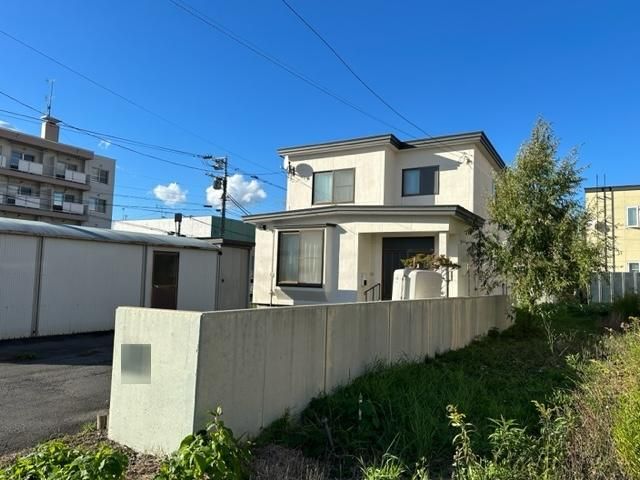 3LDK House for Sale in Asahikawa, Hokkaido with 5-Car Parking - Thumbnail 2
