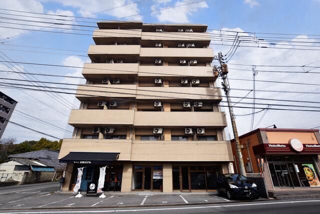 Affordable 1R Apartment for Rent in Higashiō, Ehime | 24,000 Yen - Thumbnail 4