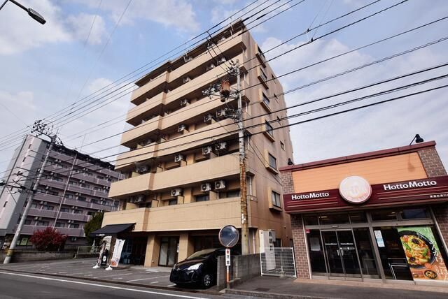 Affordable 1R Apartment for Rent in Higashiō, Ehime | 24,000 Yen - Thumbnail 3