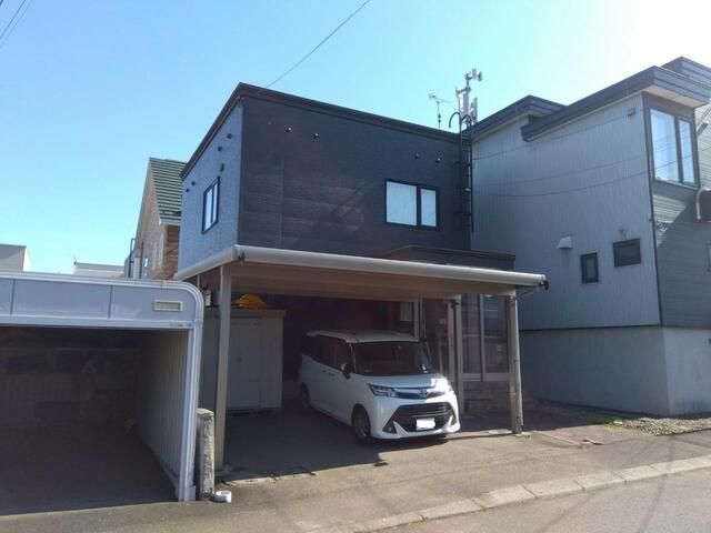 4LDK House in Sapporo Minami Ward with Carport & Quiet Location - Thumbnail 2