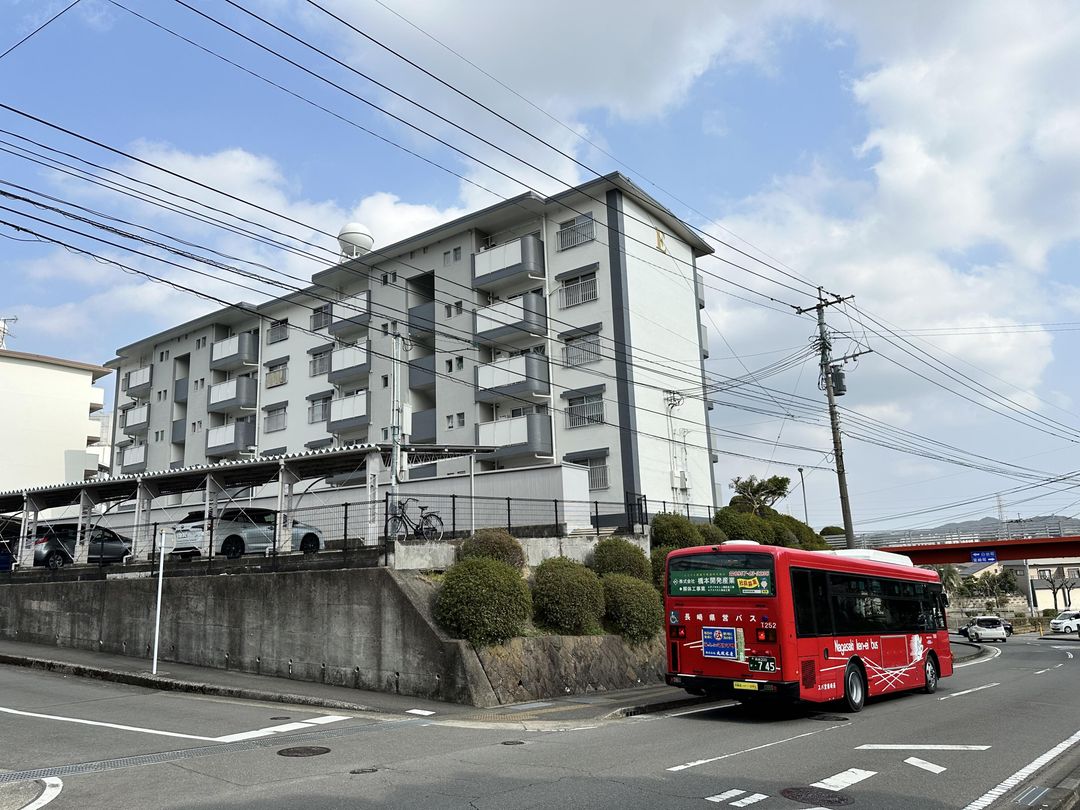 3LDK Apartment for Sale in Isahaya, Nagasaki - 380万円 - Thumbnail 2