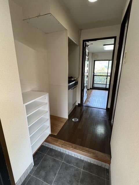 1K Apartment for Rent in Gifu City, Gifu | 18 sqm, Balcony - Thumbnail 4