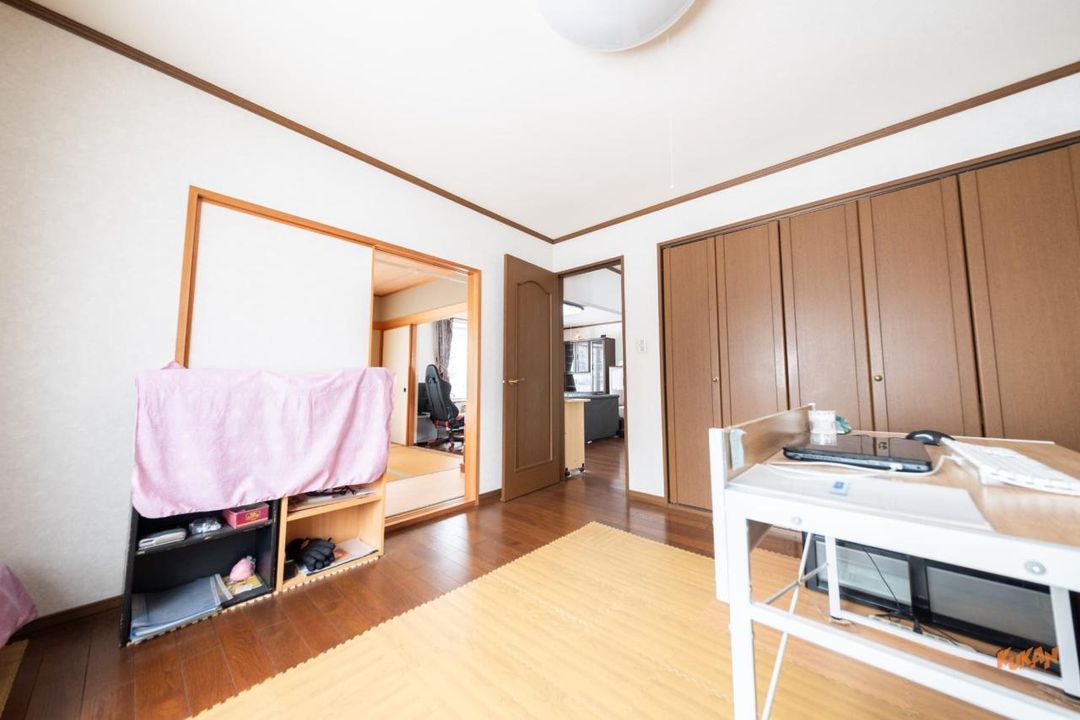 6LDK Two-Generation House in Iwamizawa with Park Views & Recent Renovations - Thumbnail 4