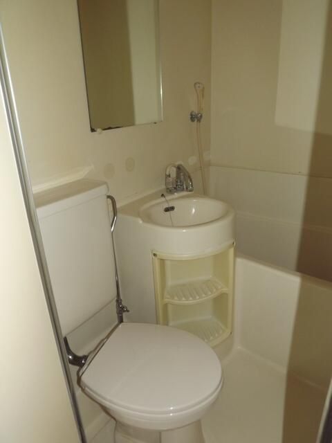1K Apartment for Rent in Osaka Fukushima Ward near Noda Station - Thumbnail 4