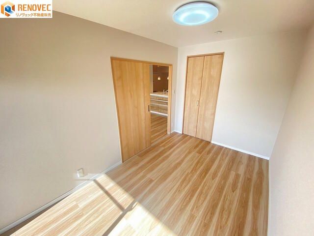 Refurbished 3LDK Apartment for Sale in Sakai, Osaka - Thumbnail 3