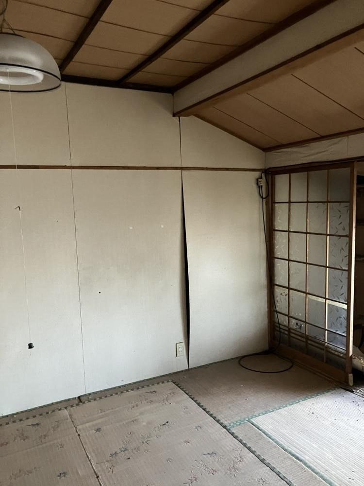 Showa Retro House for Sale in Shimonoseki, Yamaguchi - Thumbnail 2