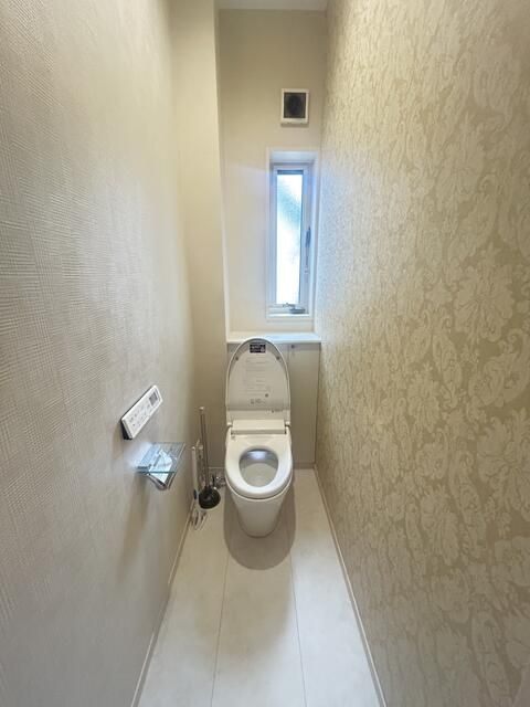 2018 Daiwa House 4LDK with Solar & Soundproof Room in Tokai City - Thumbnail 2