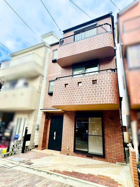 Renovated 3LDK House with Rooftop Balcony in Kadoma, Osaka - Thumbnail 2