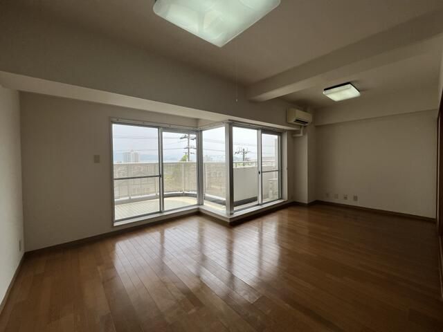 2LDK Resort Condo in Miyazu with Pool, Sauna & Tennis Court - Thumbnail 3