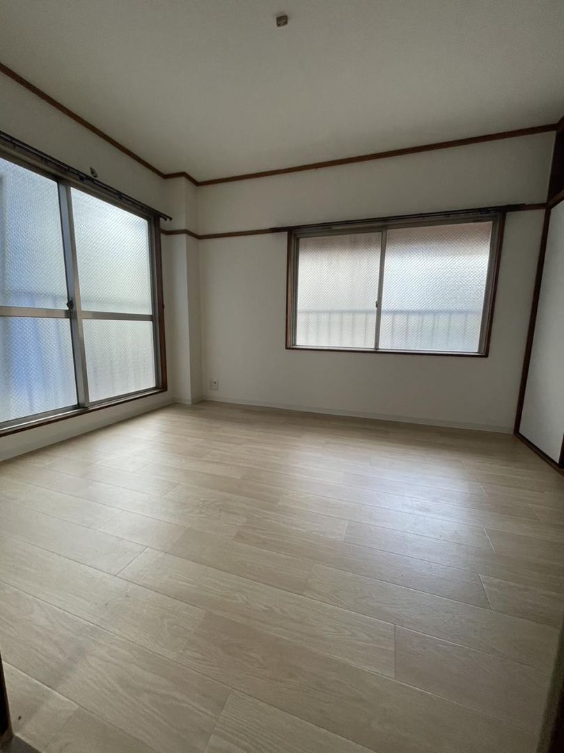 1DK Apartment for Rent in Nishi Ward, Osaka | 50,000 Yen - Thumbnail 2
