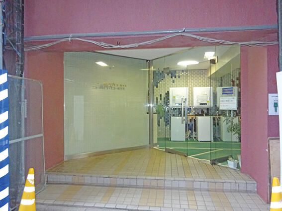 2DK Apartment for Sale in Suginami, Tokyo with 6.96% Yield - Thumbnail 2