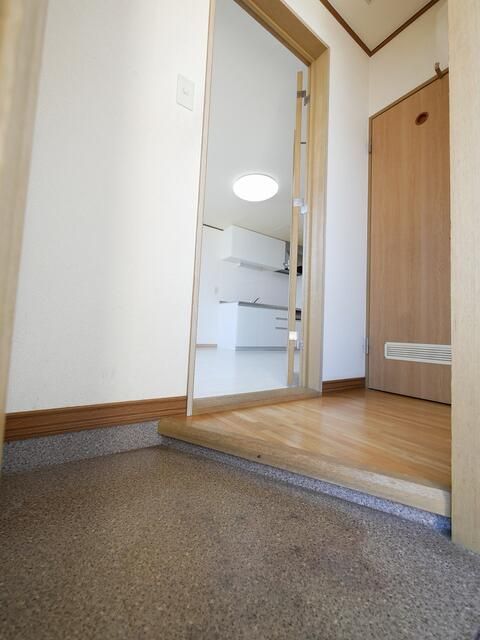 Renovated 2LDK Apartment for Rent in Otaru, Hokkaido - Thumbnail 2