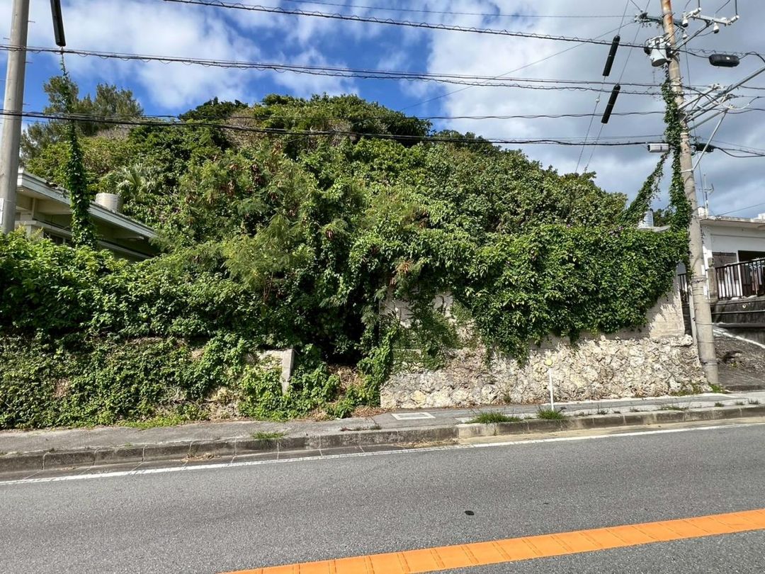 226 sqm Land for Sale in Gushiken, Nanjo City, Okinawa - Image 1