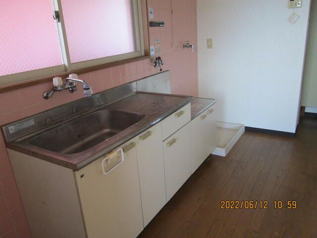 2K Apartment for Rent in Sakai, Osaka - 50,000 Yen - Thumbnail 4