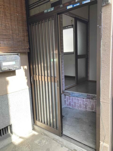 2DK Apartment for Rent in Sakai, Osaka - No Deposit, No Key Money - Thumbnail 2