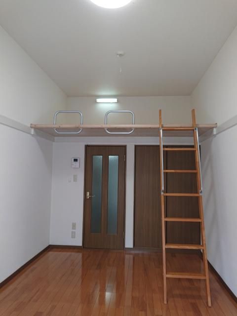 1K Loft Apartment for Rent in Kadoma, Osaka - 41,000 Yen - Thumbnail 4