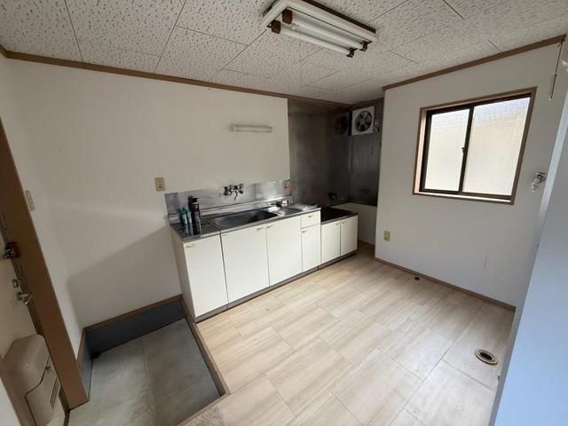 2K Apartment for Rent in Kakegawa, Shizuoka - 20,000 Yen - Thumbnail 2