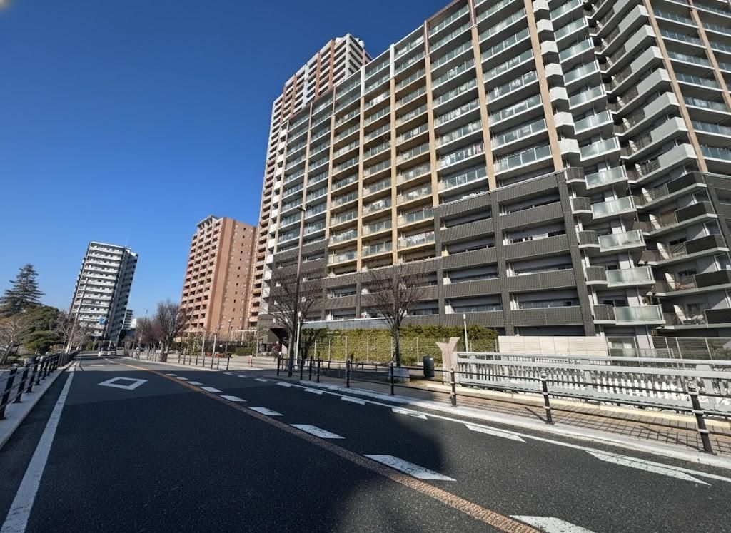 3LDK Apartment for Sale near Hanaten Station, Osaka - Thumbnail 2