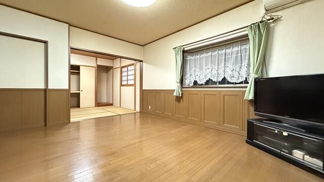 6SLDK Detached House for Multi-Generational Living in Izumiotsu - Thumbnail 4