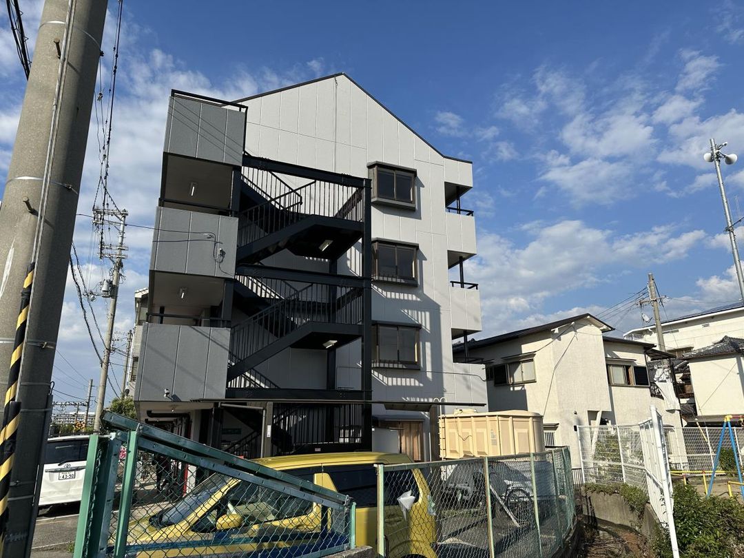 1K Apartment for Rent near Higashi-Kaizuka Station, Kaizuka - Thumbnail 2