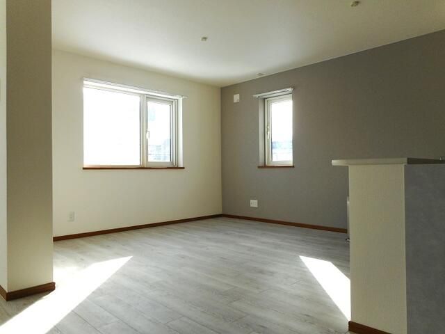 Renovated 3SLDK RC House in Sapporo Shiroishi Ward with Garage - Thumbnail 3