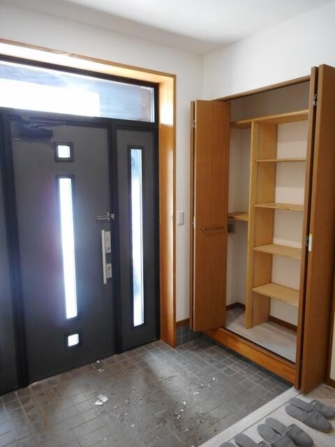 Renovated 3SLDK RC House in Sapporo Shiroishi Ward with Garage - Thumbnail 2