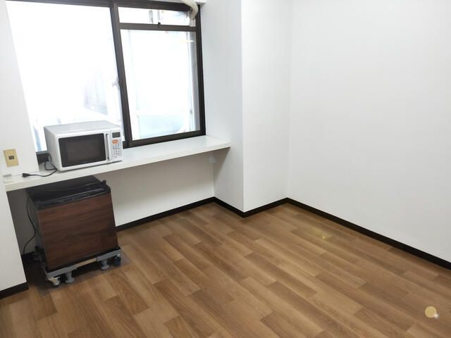 Sakai Studio Apartment near Station with Hotel Amenities - Thumbnail 3