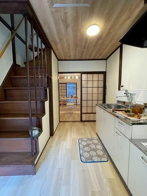 Renovated Osaka Terrace House Investment Near Izumifuchu Station - Thumbnail 3