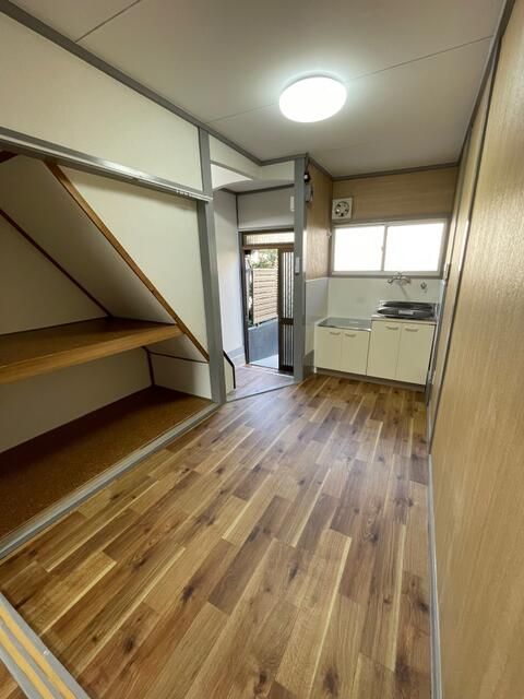 2DK Terrace House for Rent in Neyagawa, Osaka - No Key Money - Thumbnail 2