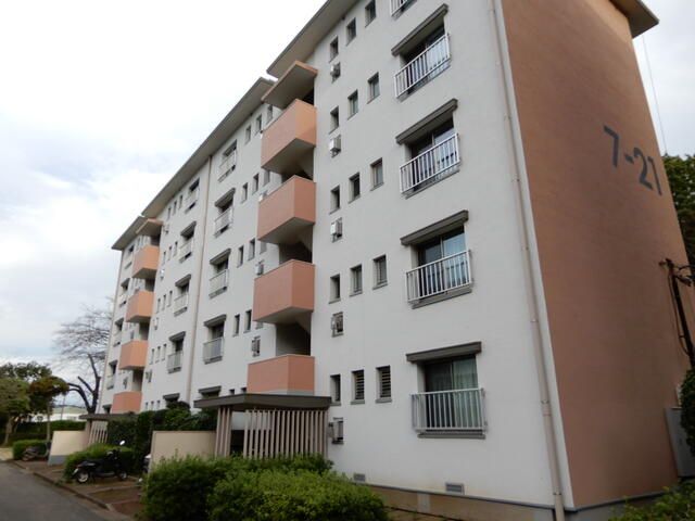 3DK Apartment for Sale in Hanamigawa Danchi, Chiba City - Thumbnail 2