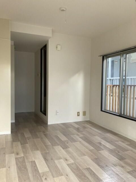 1R Apartment for Rent in Neyagawa, Osaka - 5 Min Walk to Station - Thumbnail 2