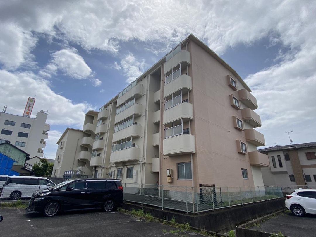 Renovated 3DK Apartment for Sale in Ōgaki, Gifu - Thumbnail 2