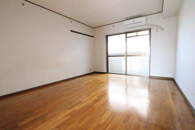 Refurbished Studio Apartment for Sale in Kagoshima's Taniyama - Thumbnail 4