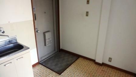 1DK Apartment for Rent in Asahi Ward, Osaka | 30,000 JPY - Thumbnail 3