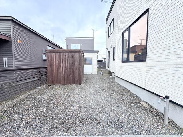 5LDK Detached House for Sale in Tomakomai, Hokkaido with Renovation - Thumbnail 3