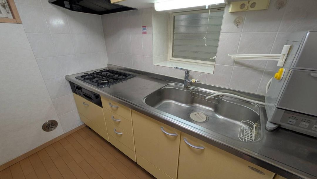 3-Story House for Sale in Zushi, Kanagawa with Parking - Thumbnail 4