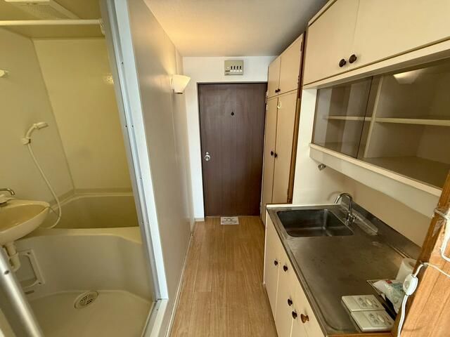 Shin-Osaka 9-Jo Studio Apartment for Rent - 2 Min Walk to Station - Thumbnail 4