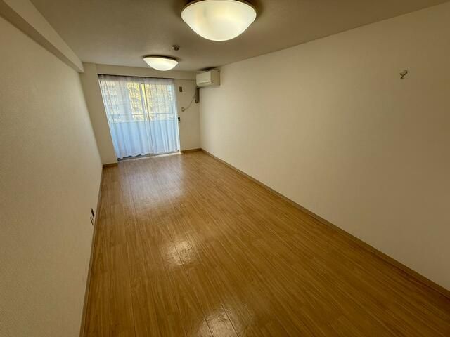 Shin-Osaka 9-Jo Studio Apartment for Rent - 2 Min Walk to Station - Thumbnail 2