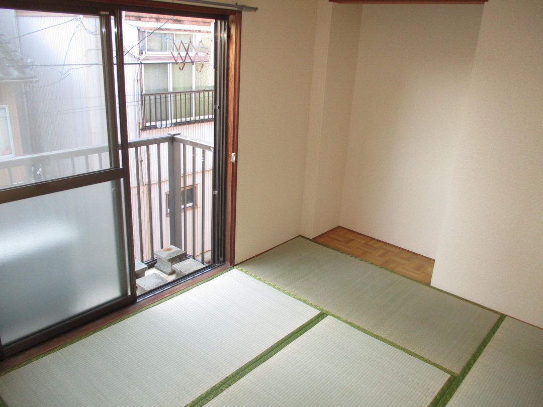 1K Apartment for Rent near Asahicho Sanchome Station, Kochi - Thumbnail 2