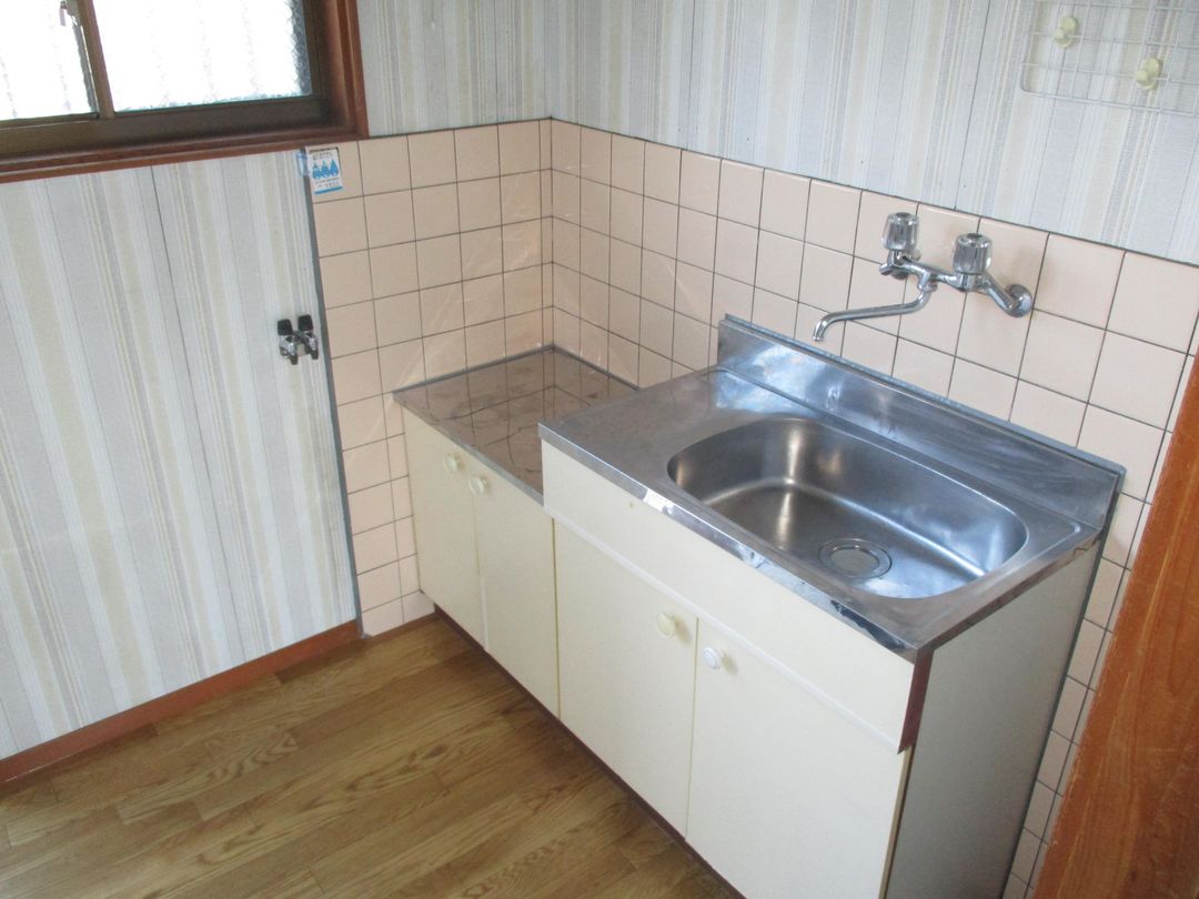 1K Apartment for Rent near Asahicho Sanchome Station, Kochi - Thumbnail 3