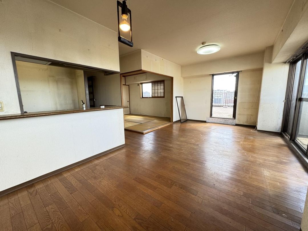 3LDK Osaka Condo with Huge Roof Balcony | 34.8M Yen - Thumbnail 4