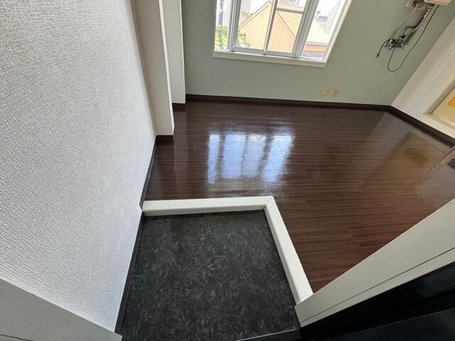 1R Apartment for Rent in Higashinari, Osaka - Quiet & Secure - Thumbnail 3