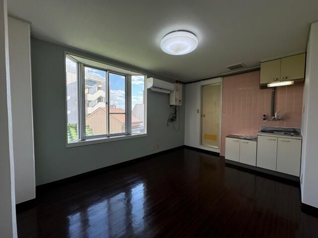 1R Apartment for Rent in Higashinari, Osaka - Quiet & Secure - Thumbnail 2