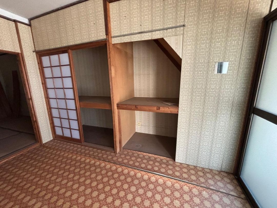 1947 8DK House in Kainan, Wakayama with High Yield Potential - Thumbnail 3