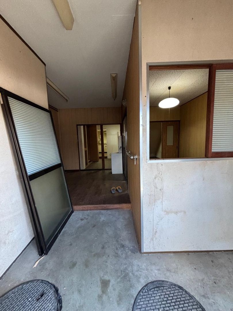 1947 8DK House in Kainan, Wakayama with High Yield Potential - Thumbnail 2