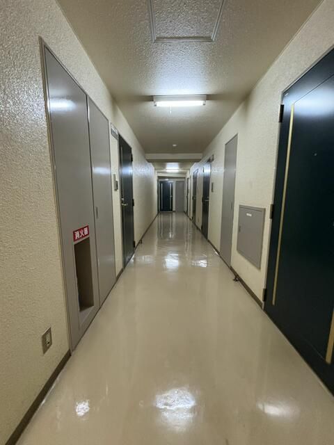 1DK Apartment for Sale in Ikebukuro Honcho, Toshima, Tokyo - Thumbnail 4